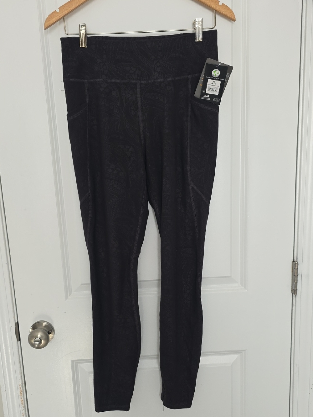 NWT Avia OWorkout Leggings Size Medium